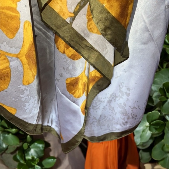 NEW The Madrid Off The Shoulder with Dolman Sleeves Dress - Picture 8 of 16